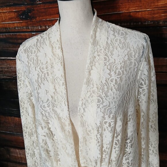 Maggie Barnes Top Size 0X Cardigan Topper White Lace Sheer Floral One Button - Picture 4 of 9
